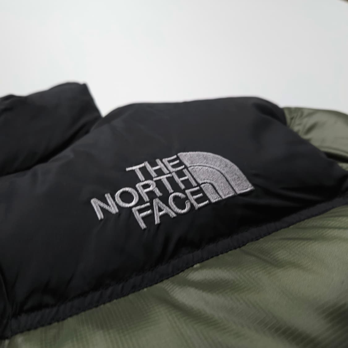 노스페이스 레트로 눕시 다운 푸퍼 패딩 올리브 상품이미지3