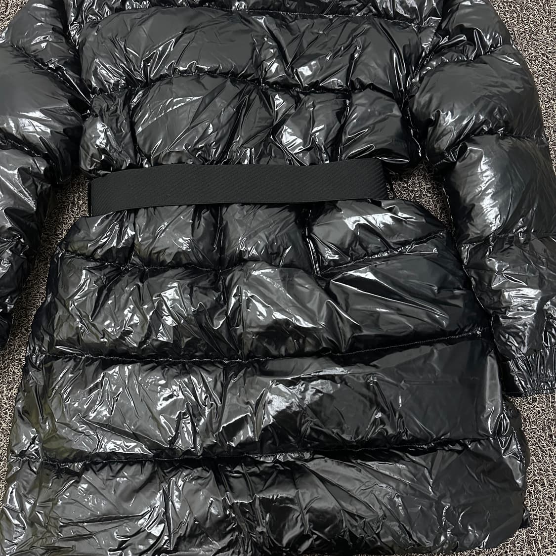 빈폴 여성 유광 덕다운 롱패딩 블랙 90(S) 상품이미지7