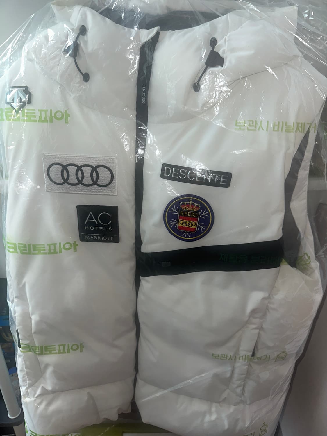 데상트 아우디 조끼 패딩 110 상품이미지1