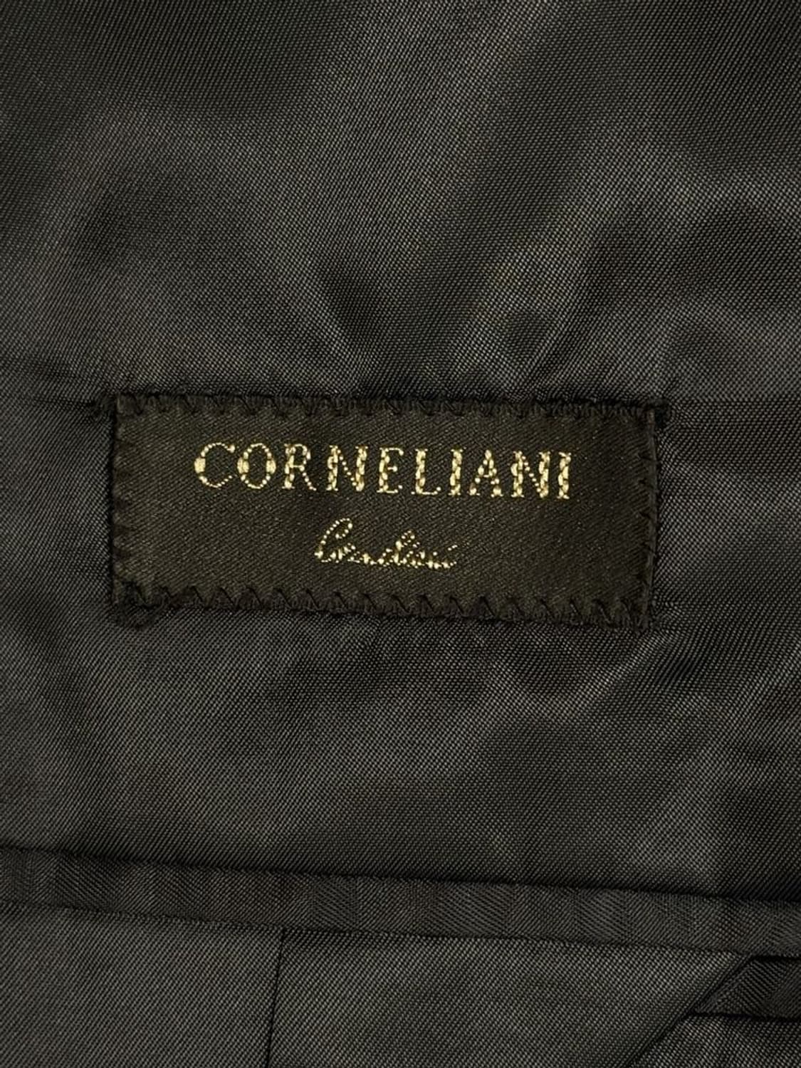 꼬르넬리아니 수트 상품이미지6
