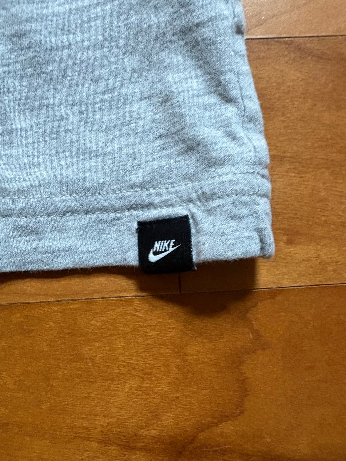 [나이키] 나이키 스포츠웨어 스우시 로고 탱크톱 (그레이/블루) 판매 상품이미지2