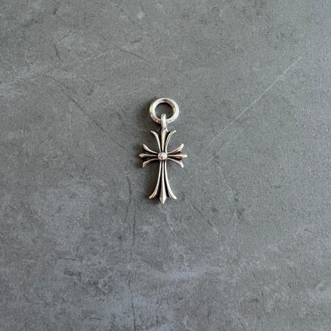 크롬하츠 타이니크로스 펜던트 상품이미지4