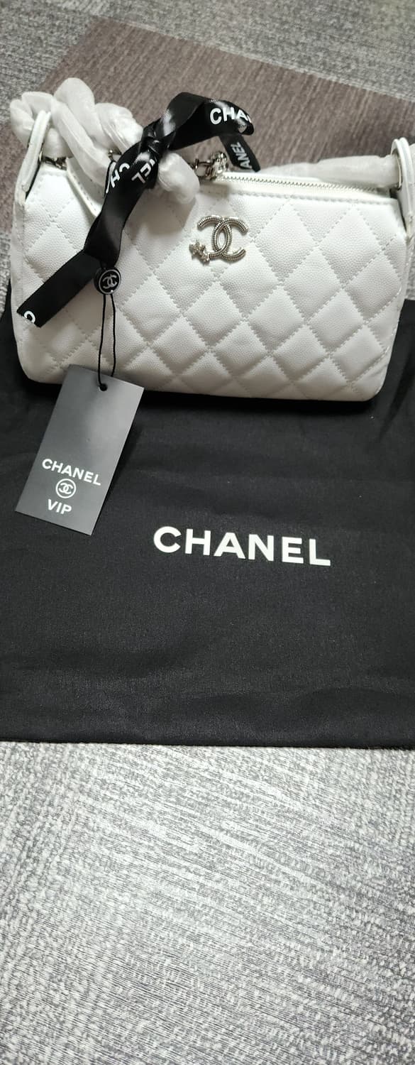 샤넬 AP4704 25B. 체인 클러치 미니 캐비어 화이트 상품이미지4