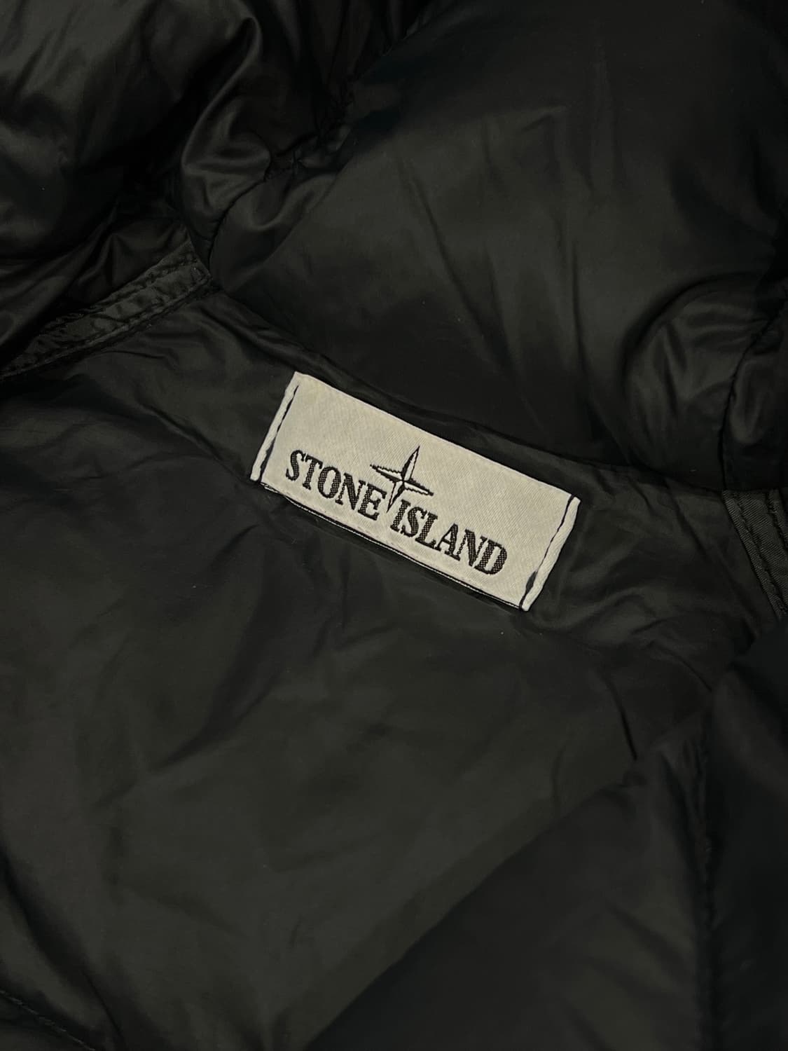 스톤아일랜드 18FW 리노 레지나토 다운 점퍼 상품이미지4