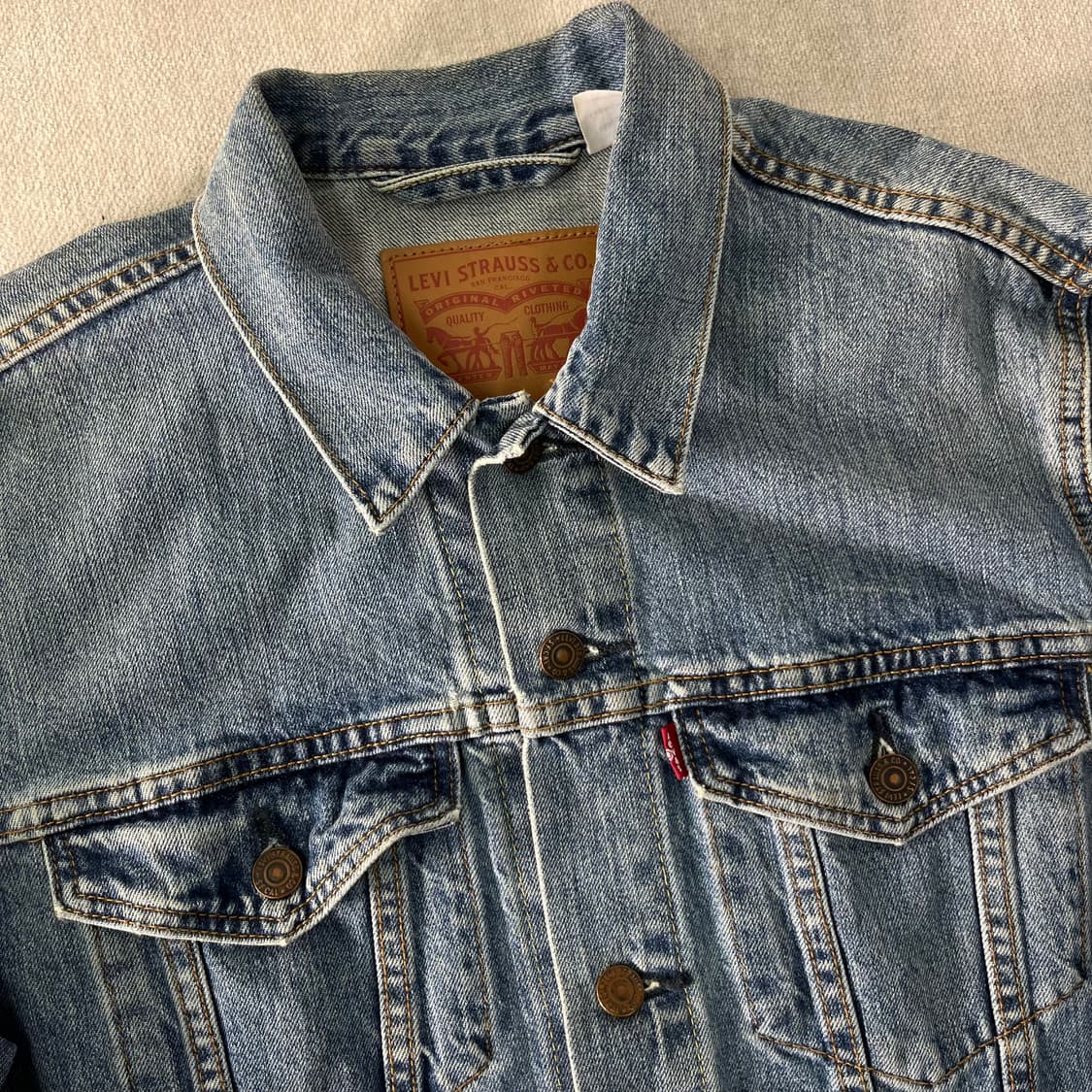 100 리바이스 투포켓 연청 데님 자켓 상품이미지2