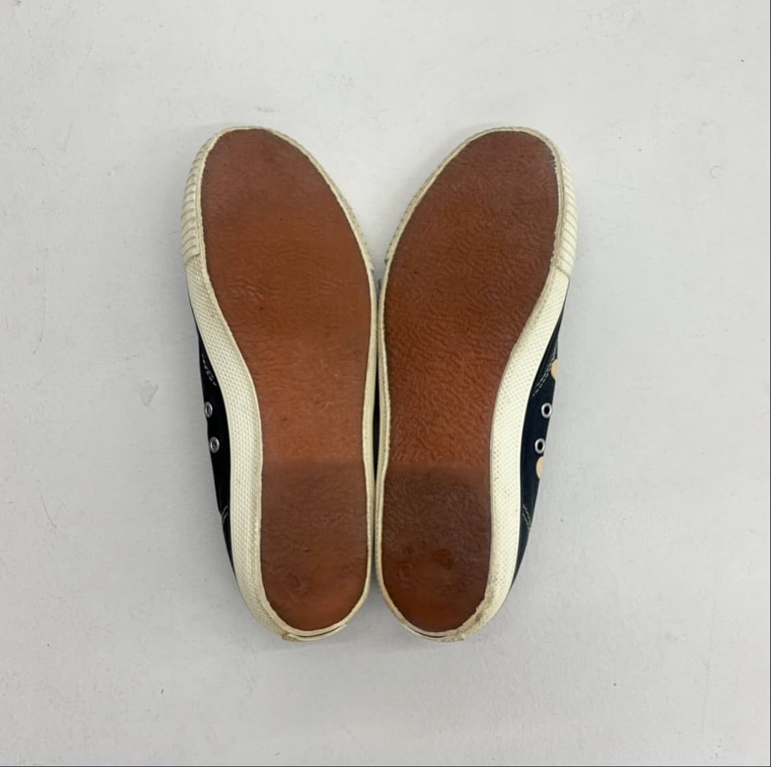 꼼데가르송 x 트레통 도트 스니커즈 상품이미지5