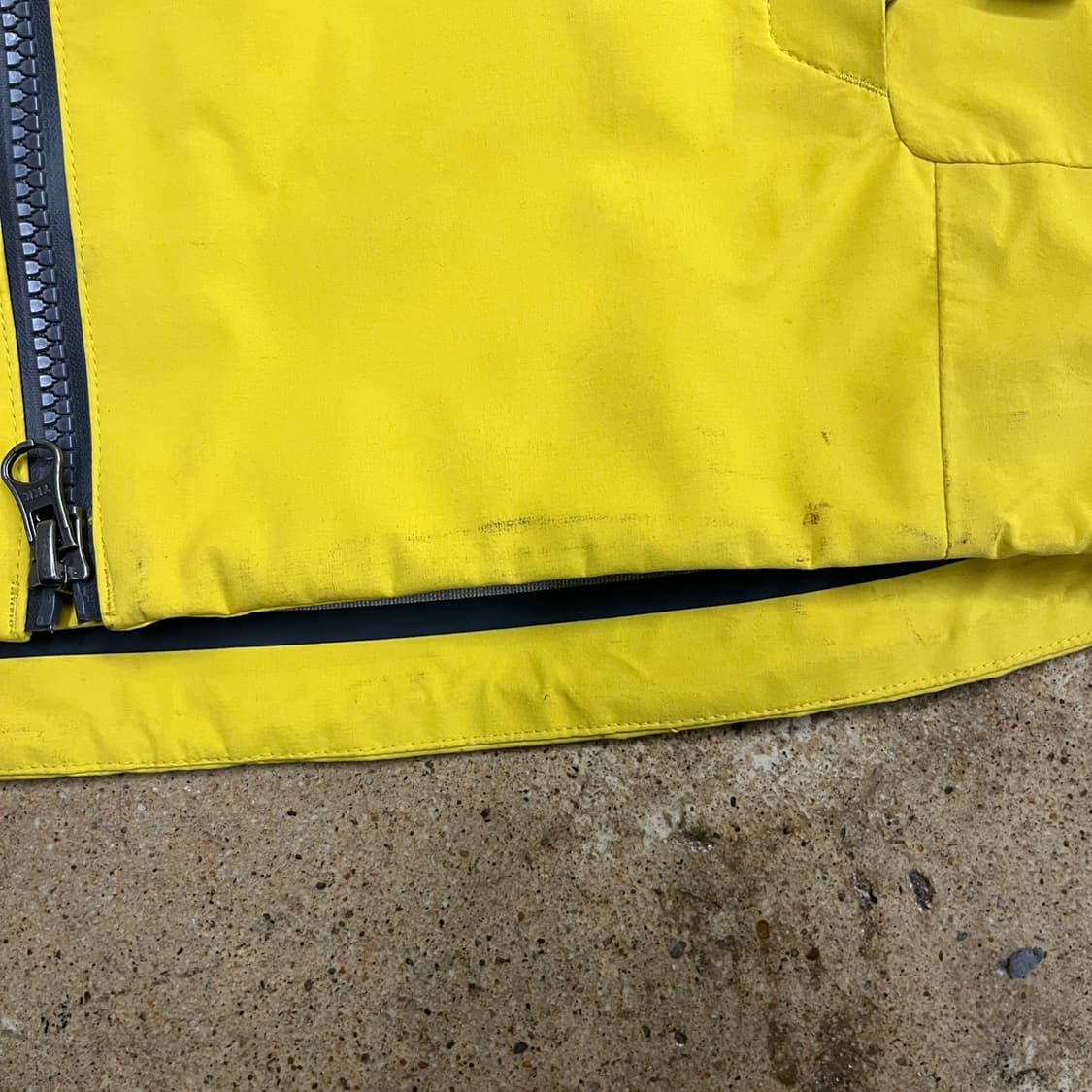 [정품/M] 마운틴하드웨어 노란색 후드 바람막이 자켓 b17 상품이미지9