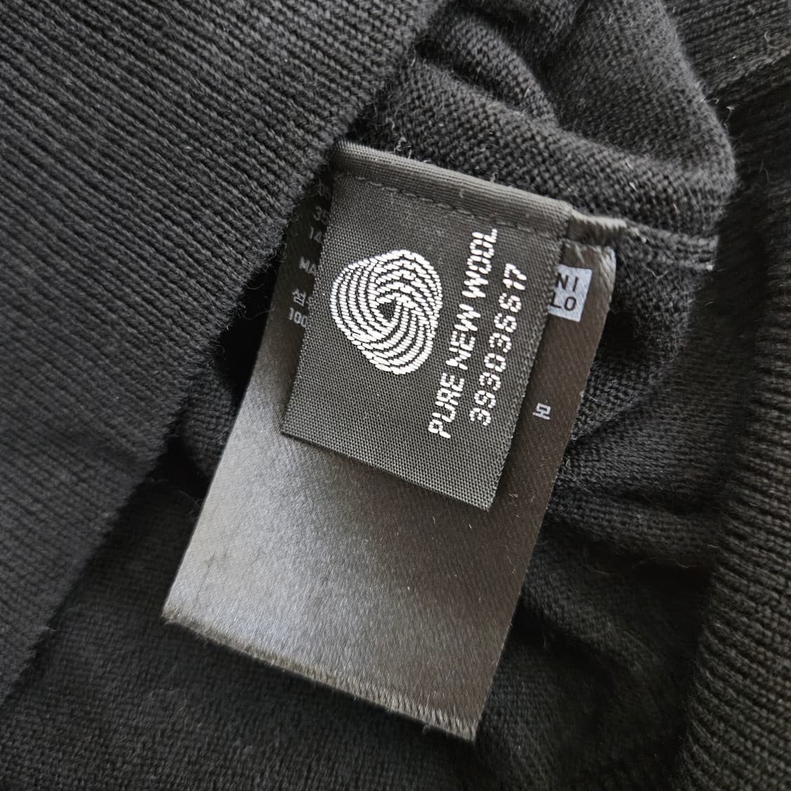 유니클로 울100 브이넥 니트 남자100 상품이미지5