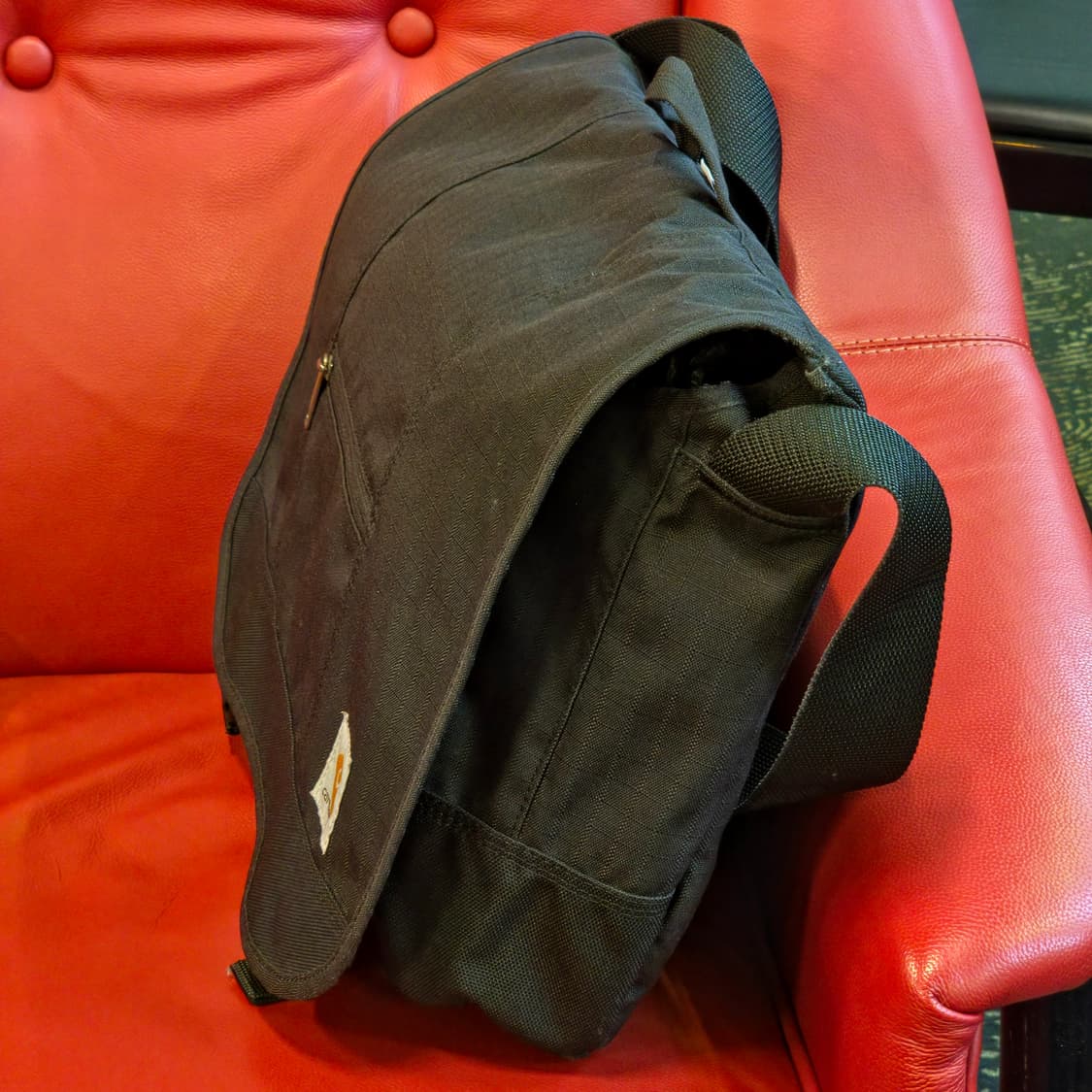 칼하트 블랙 메신저백 가방 상품이미지6