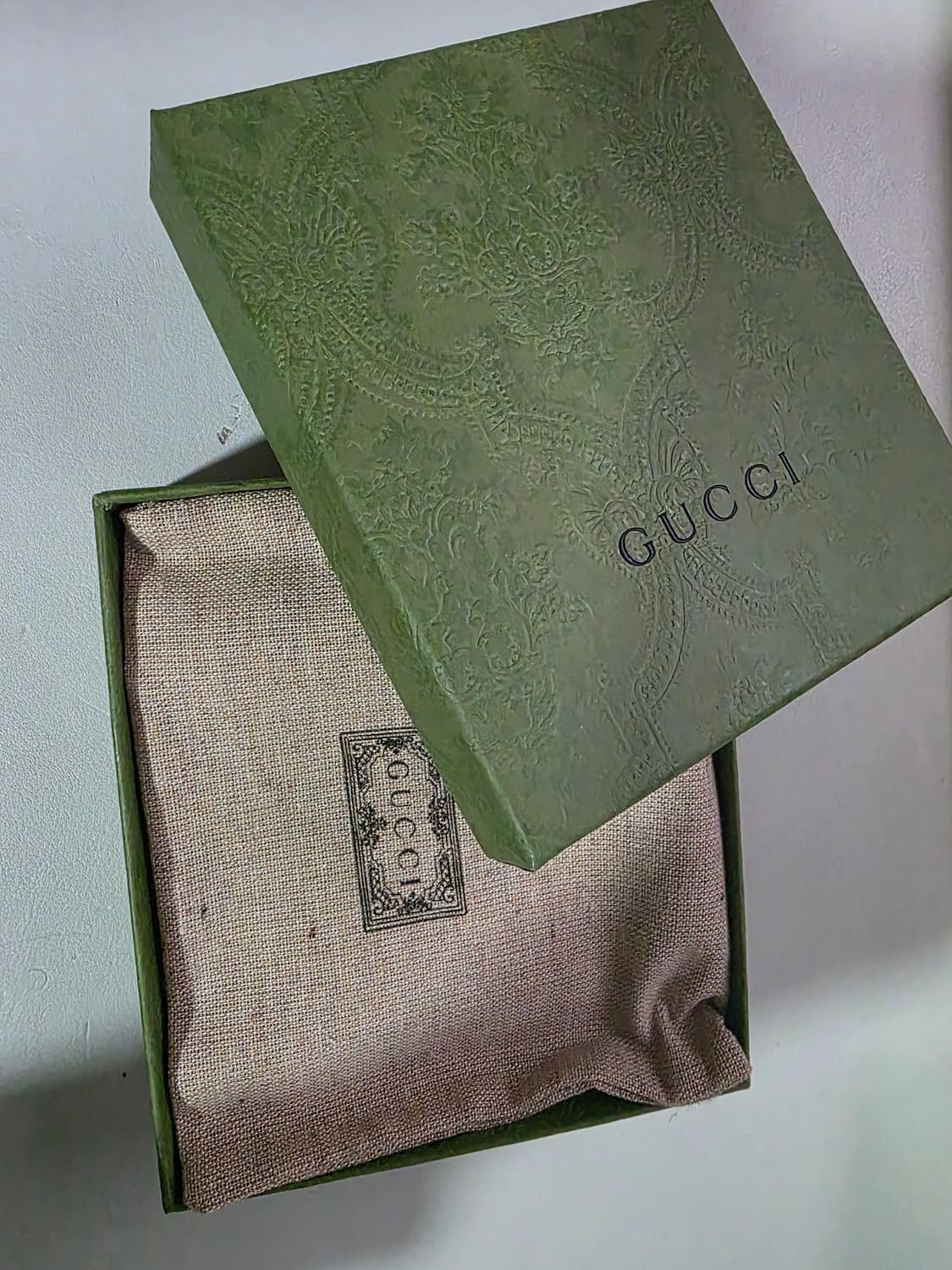 정품 구찌 25fw 꿀벌 로고 소가죽 반지갑 새제품 상품이미지4