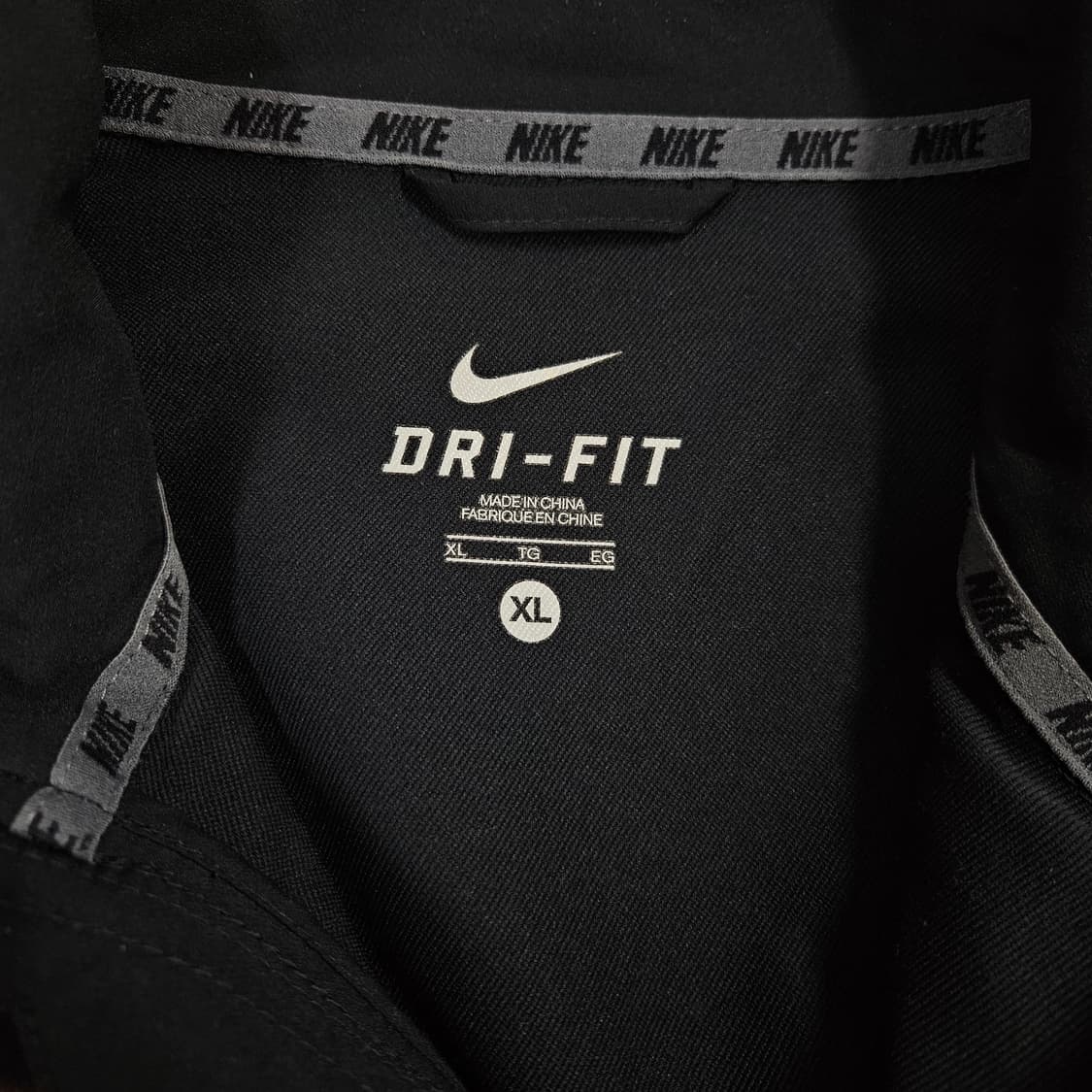 XL 나이키 드라이핏 올블랙 스판 바람막이 상품이미지5