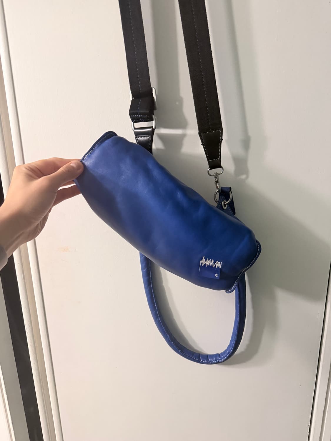 자라 아더에러 레더 숄더백 블루 상품이미지1