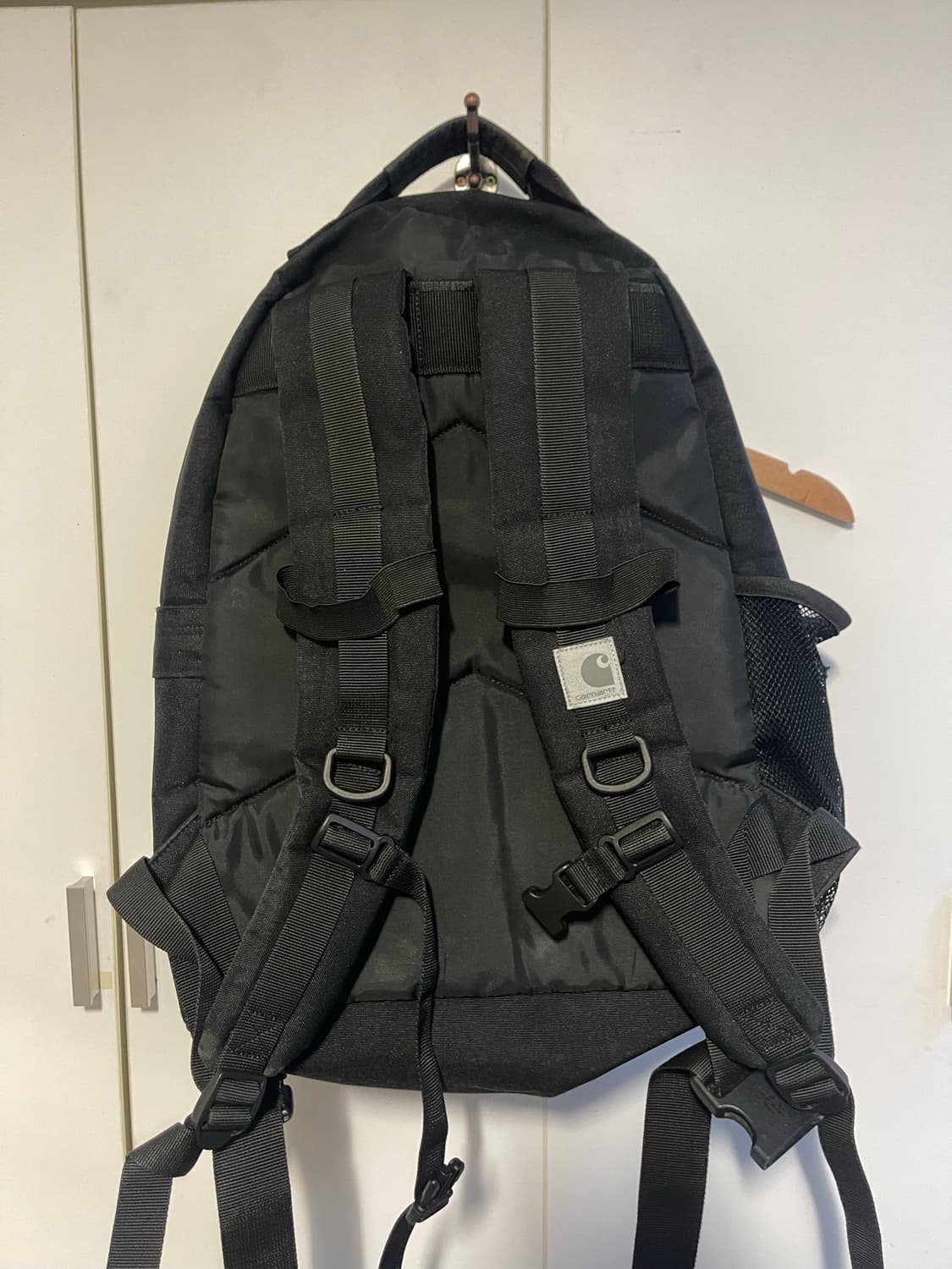 칼하트 킥플립 백팩 블랙 상품이미지3