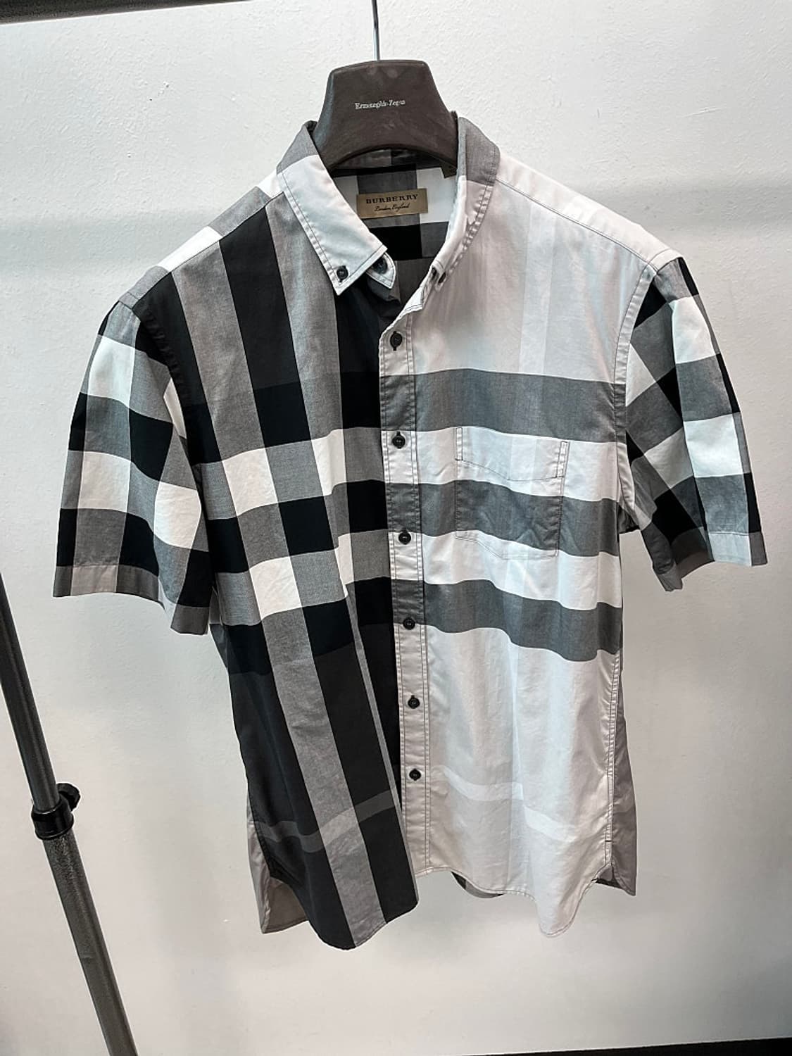 105) 버버리 체크 반팔셔츠  상품이미지2