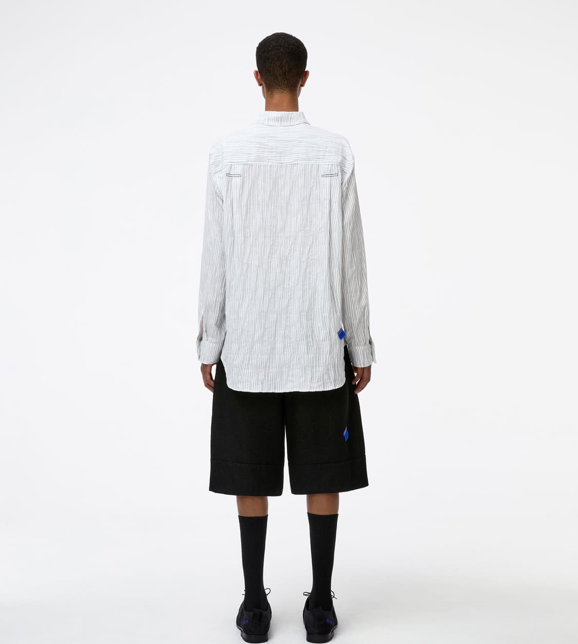 아더에러 주름디테일 스트라이프 셔츠 상품이미지10