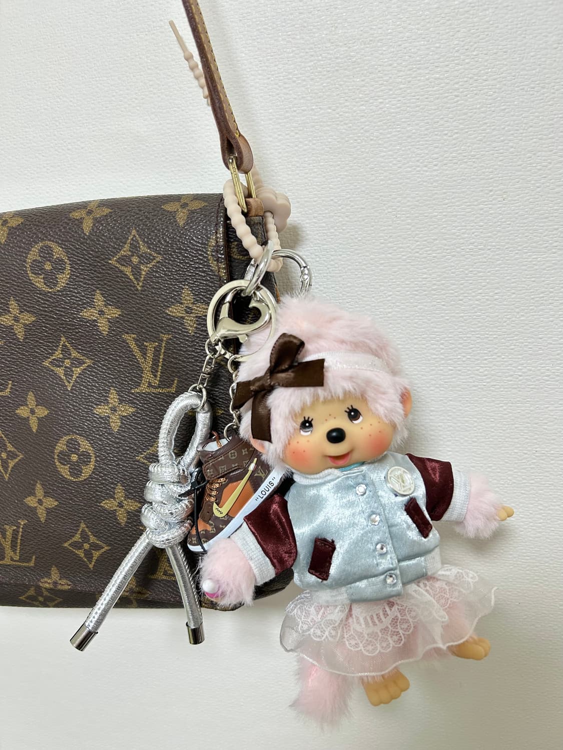 (7)정품몬치치🩶은은하게  반짝 파스텔커스텀키링 상품이미지9