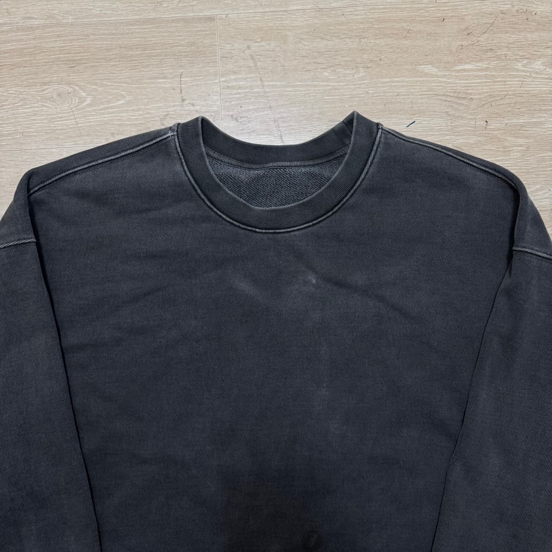 어텐션로우 오버핏 맨투맨  상품이미지2