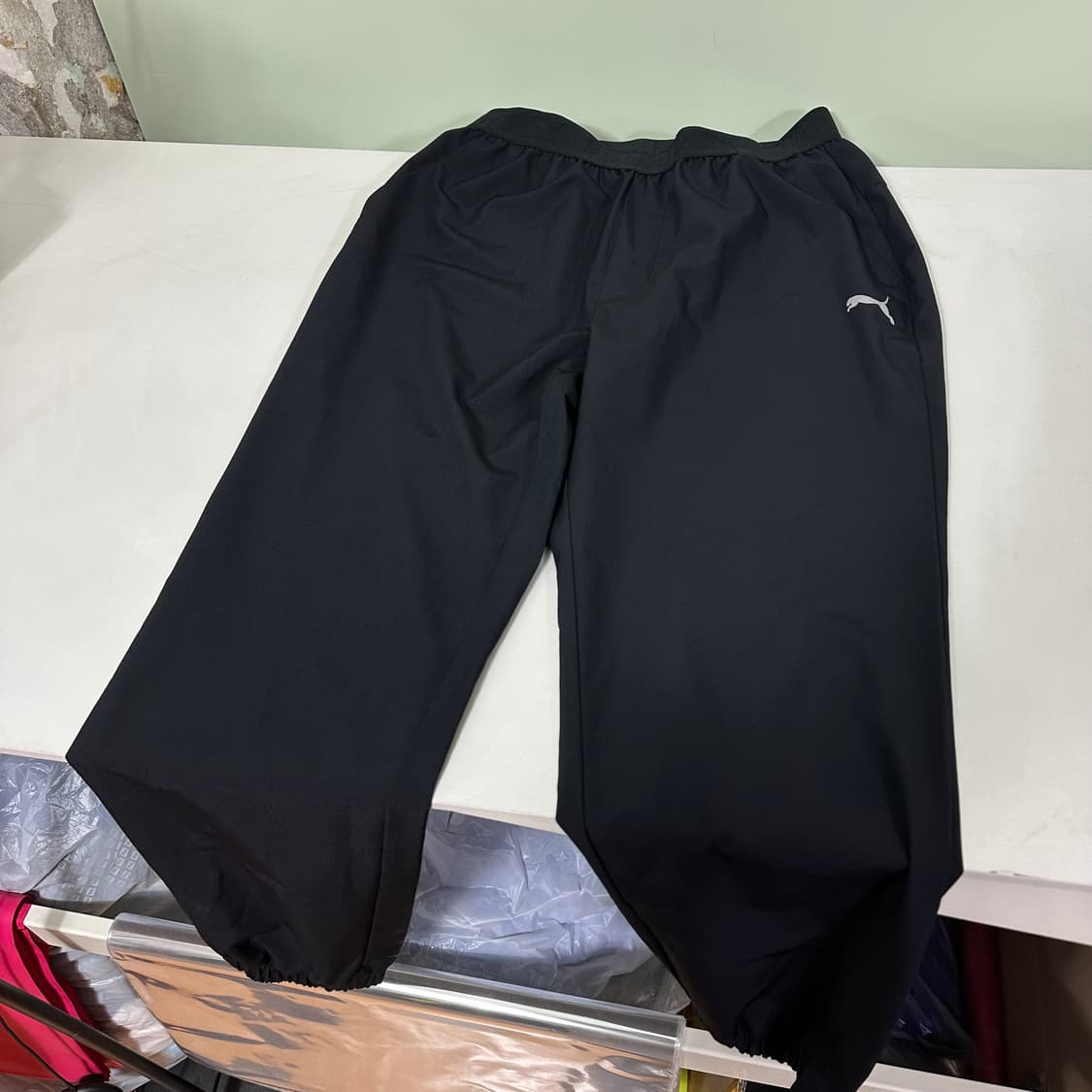 95 M 푸마 블랙 레귤러핏 스카치로고 바막 경량트레이닝팬츠 상품이미지3