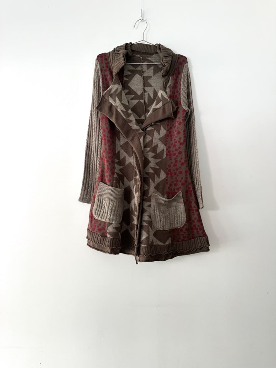 Cut out patch pattern cardigan 상품이미지1