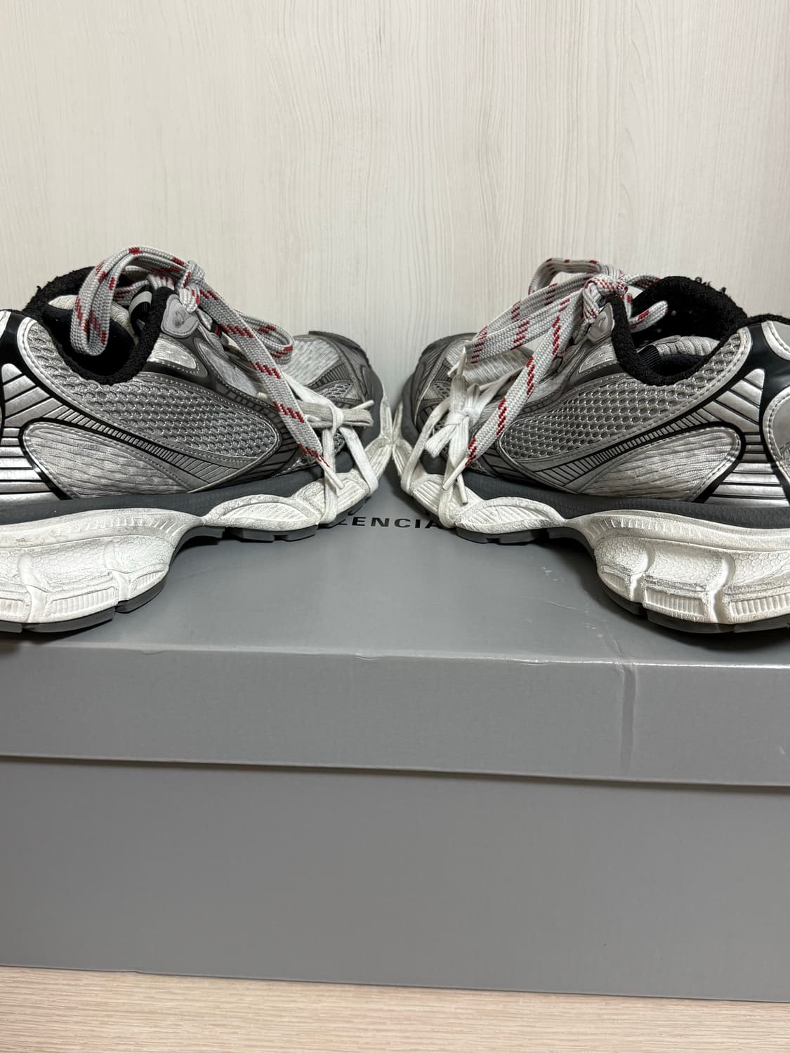 (42) 발렌시아가 3xl 그레이 레드 화이트 백화점판 상품이미지4