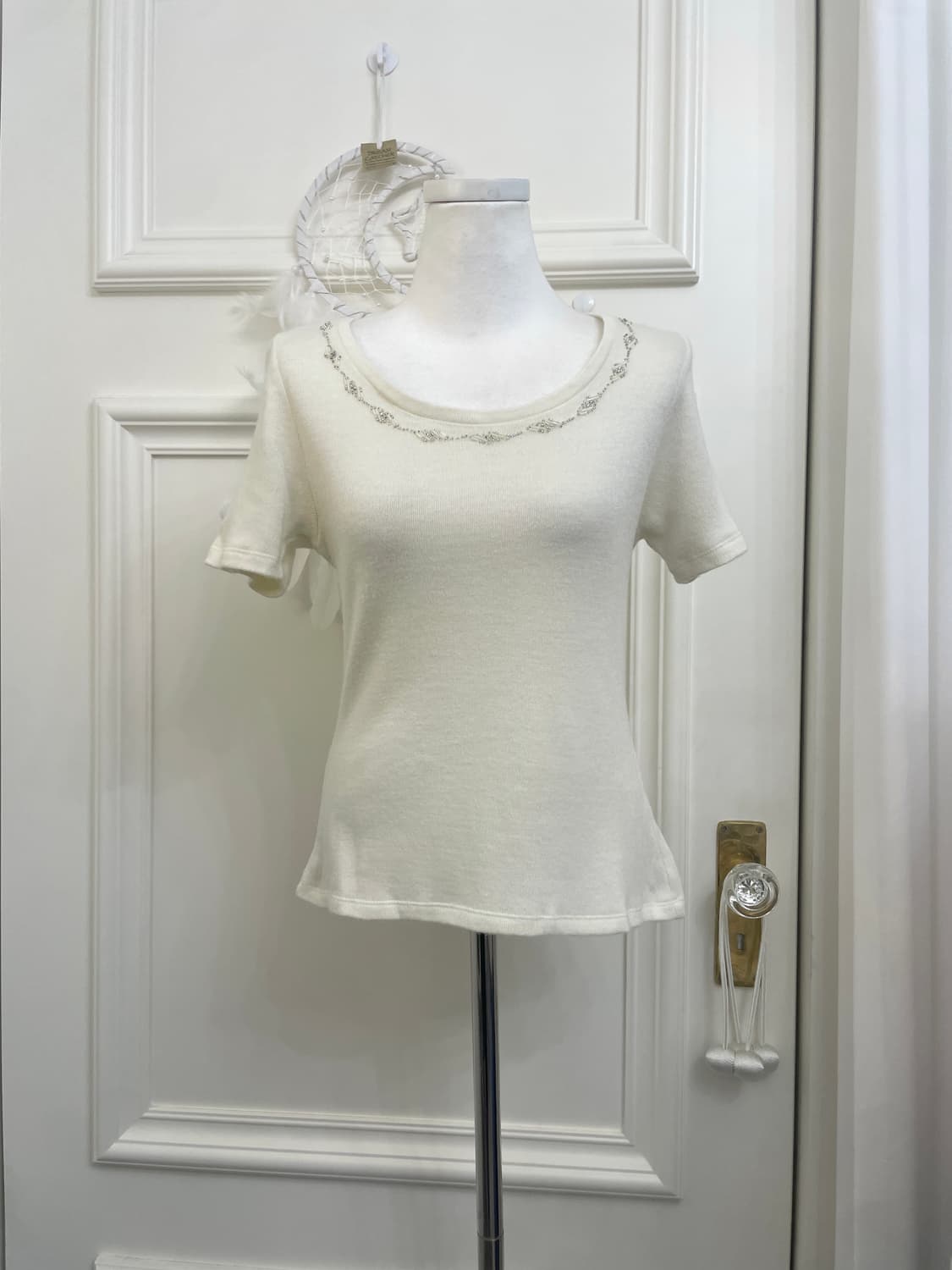 ivory beads point half knit top(size-L) 상품이미지1