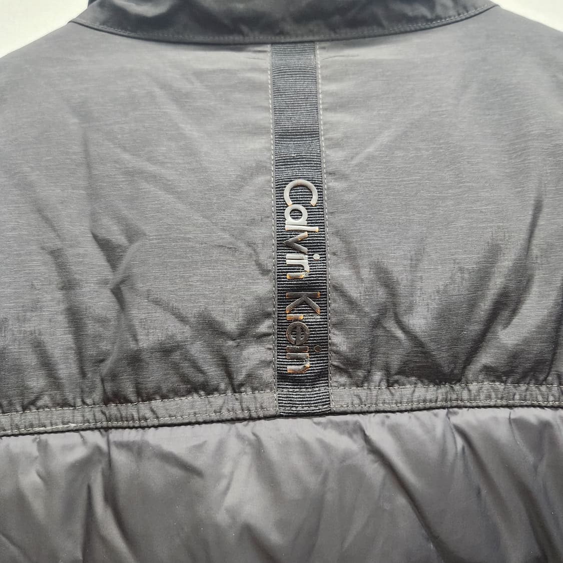 캘빈클라인 로고 덕다운 경량패딩 L 상품이미지4