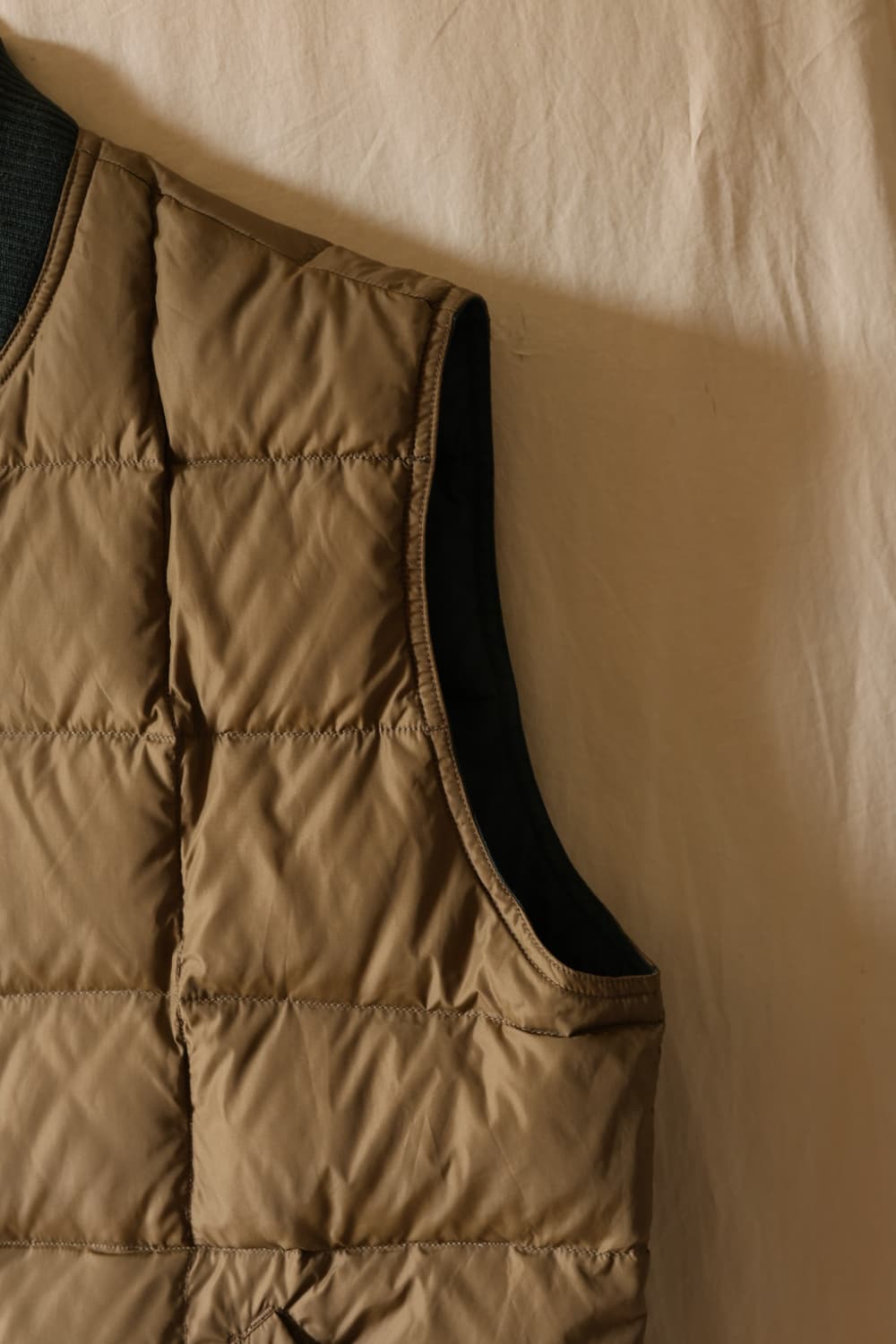 에디바우어 80s 90s 리버시블 구스다운 베스트 베이지 그린 신품급

 상품이미지8