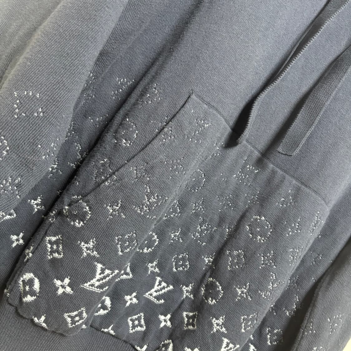 [M/새상품급] 루이비통 모노그램 그라데이션 후드티 상품이미지2