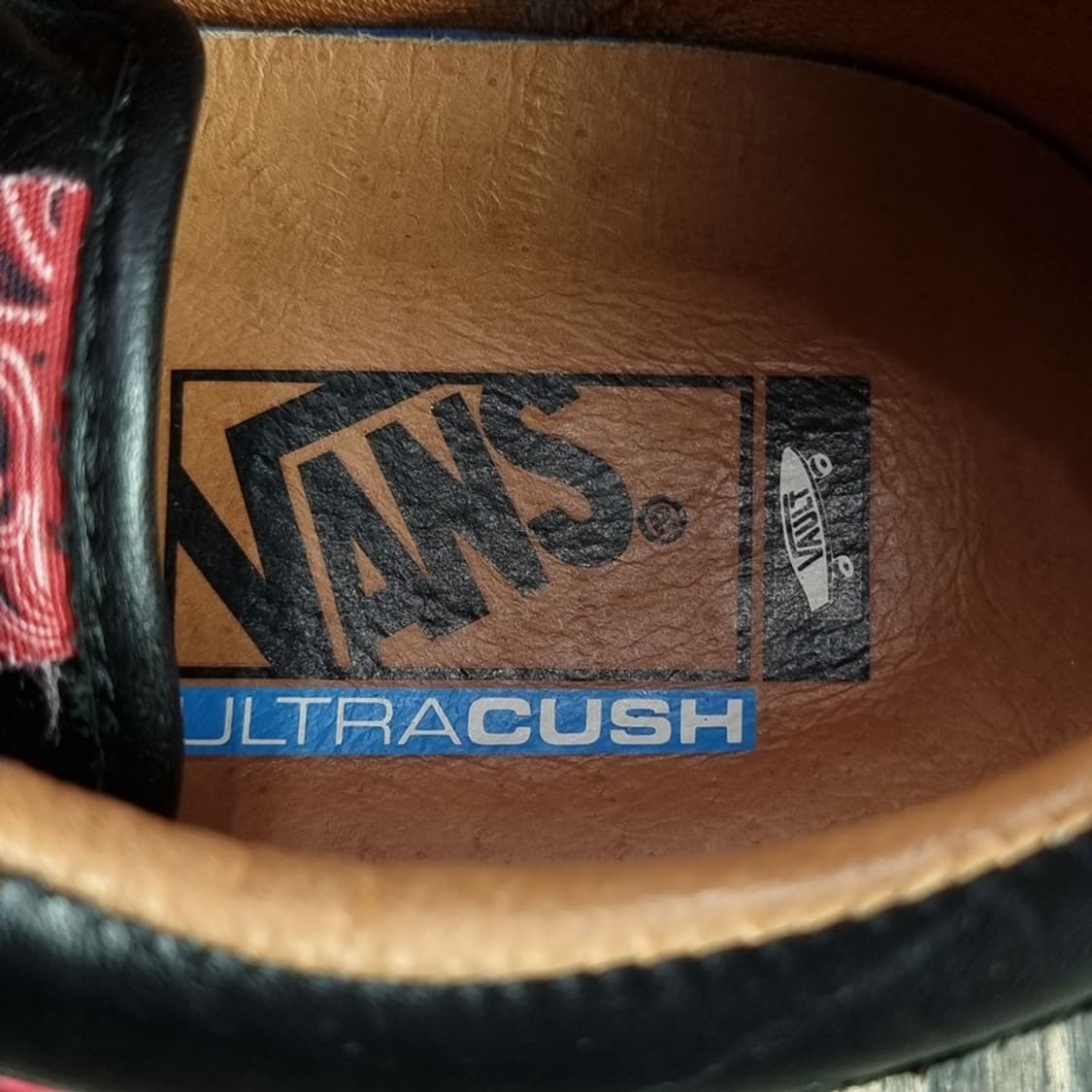 [반스] 볼트 울트라 쿠시 레더 올드스쿨 스니커즈 M20091 상품이미지8