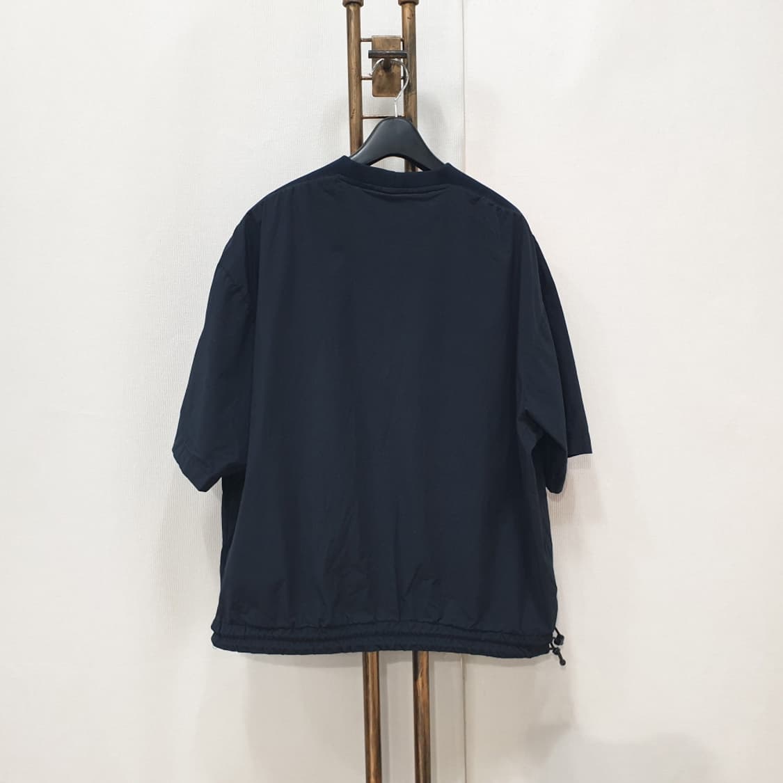 티아이포맨 블랙 스트링 반팔 우븐 탑 100 상품이미지5