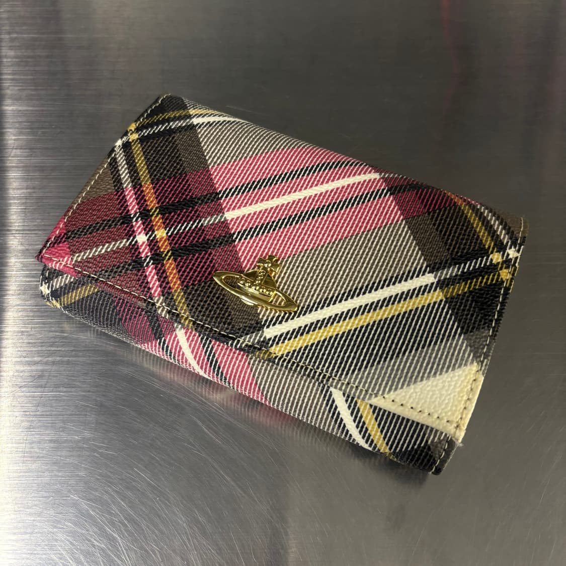 비비안웨스트우드 티탄체크 지갑 상품이미지2