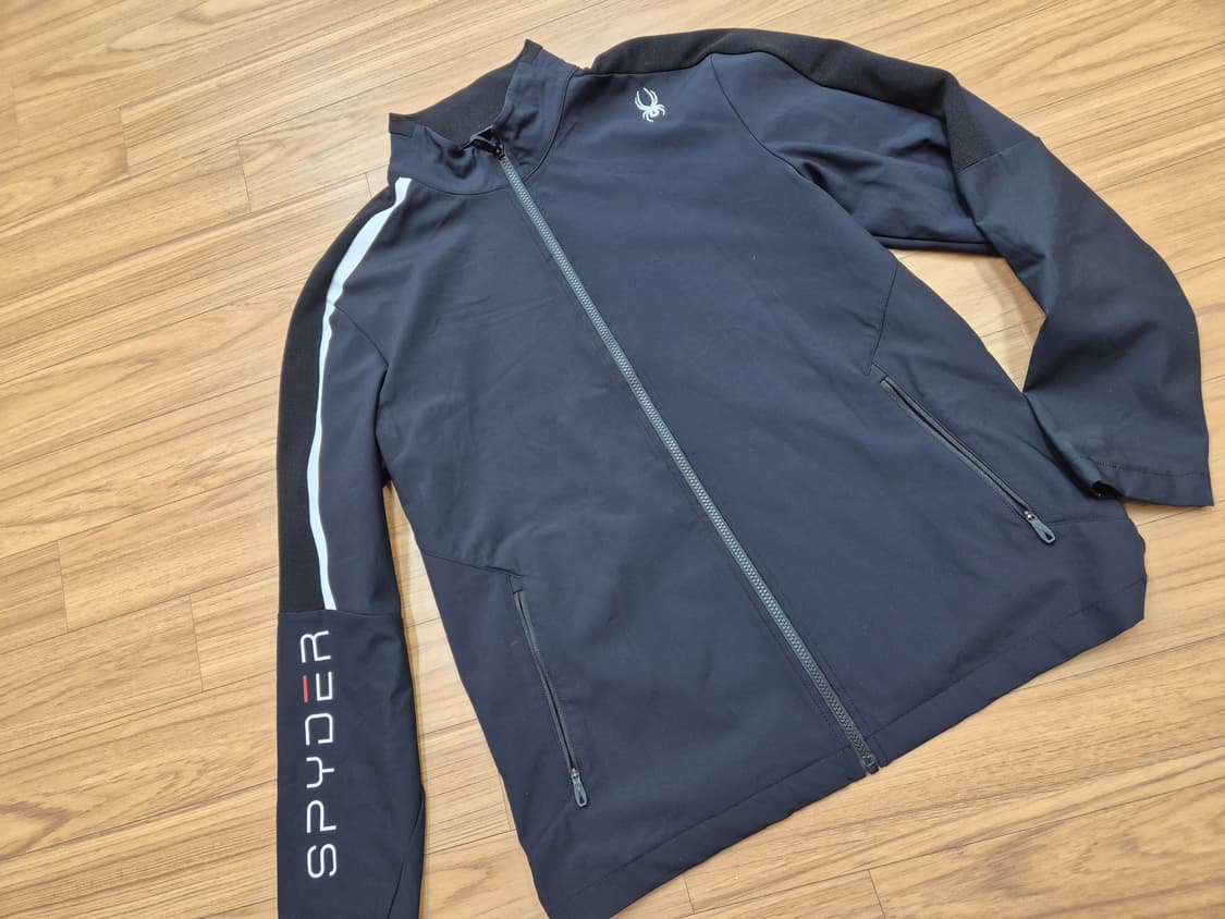 스파이더 블랙 자켓입니다
- 사이즈는 XXL입니다
- 가슴둘레 110cm 상품이미지1