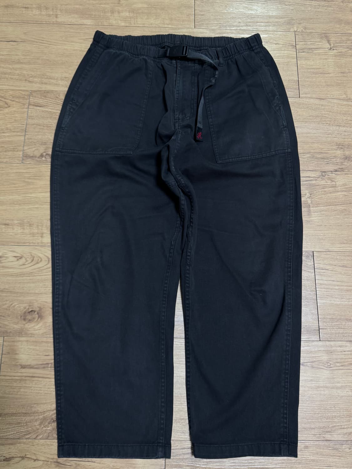 [L]그라미치 루즈 테이퍼드 팬츠 블랙 상품이미지1