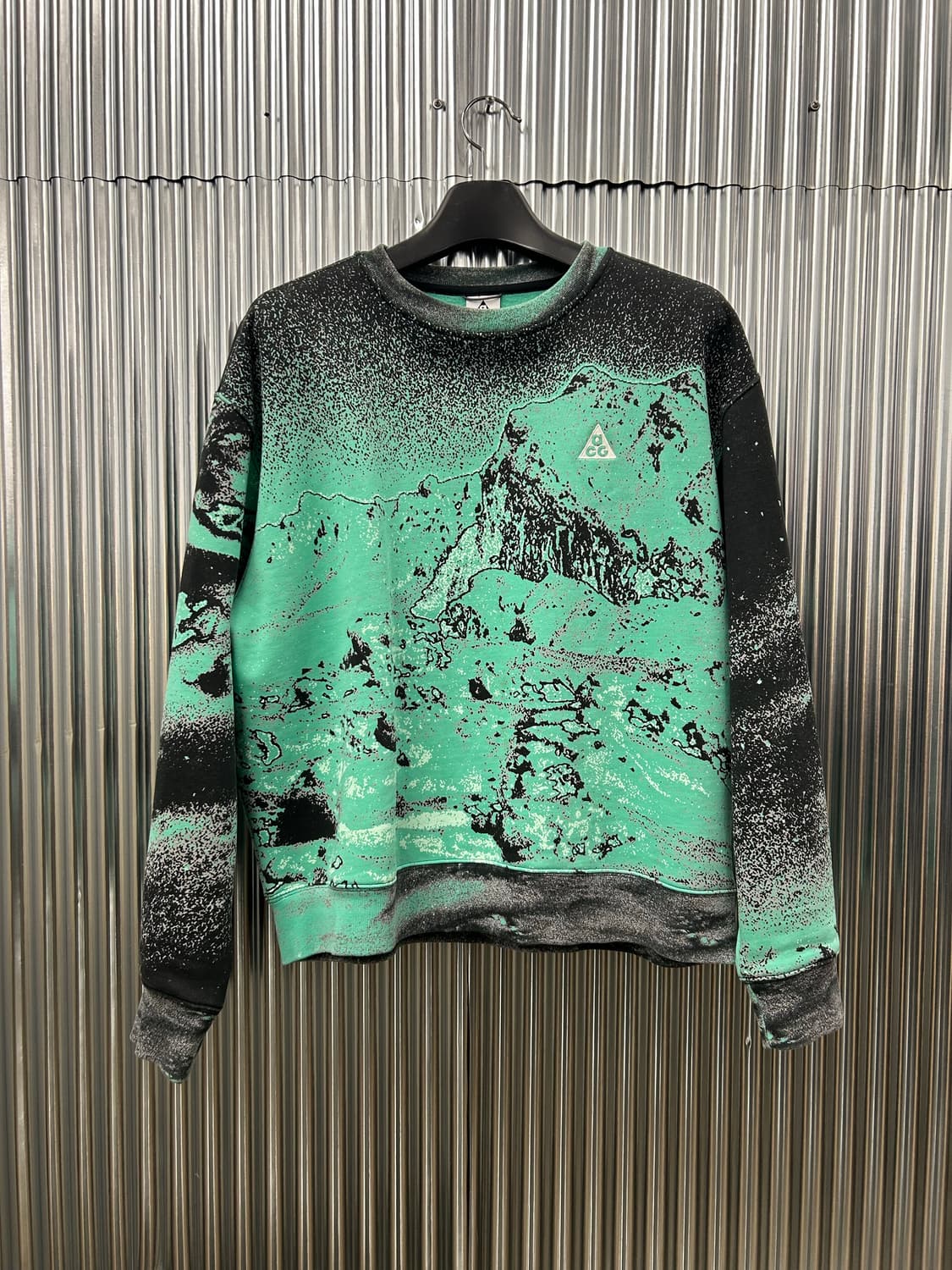 나이키 ACG 써마핏 맨투맨 상품이미지2