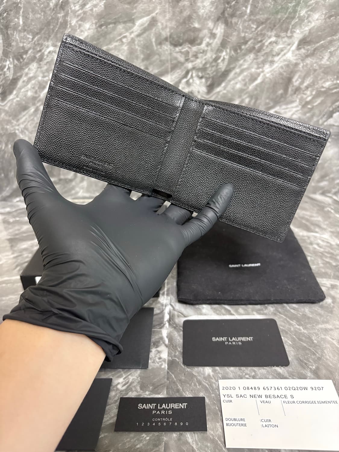 입생로랑 파리 그랑 뜨 뿌드르 레더 반지갑 상품이미지2