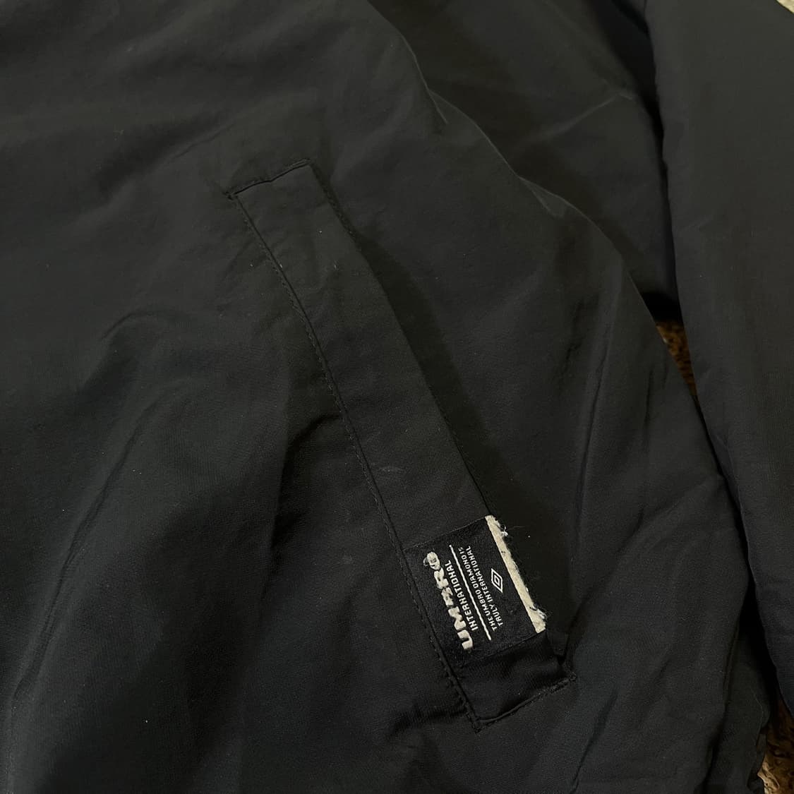 엄브로 빅로고 바람막이 자켓 상품이미지5