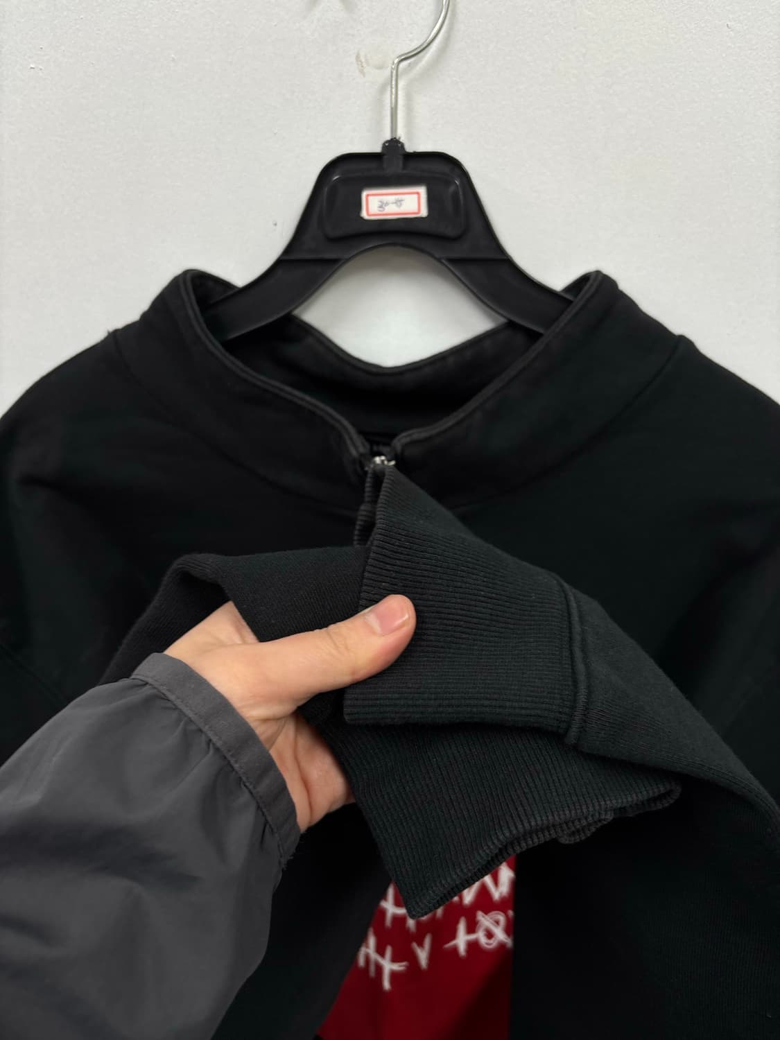 아임낫어휴먼바잉 반집업 맨투맨 상품이미지4