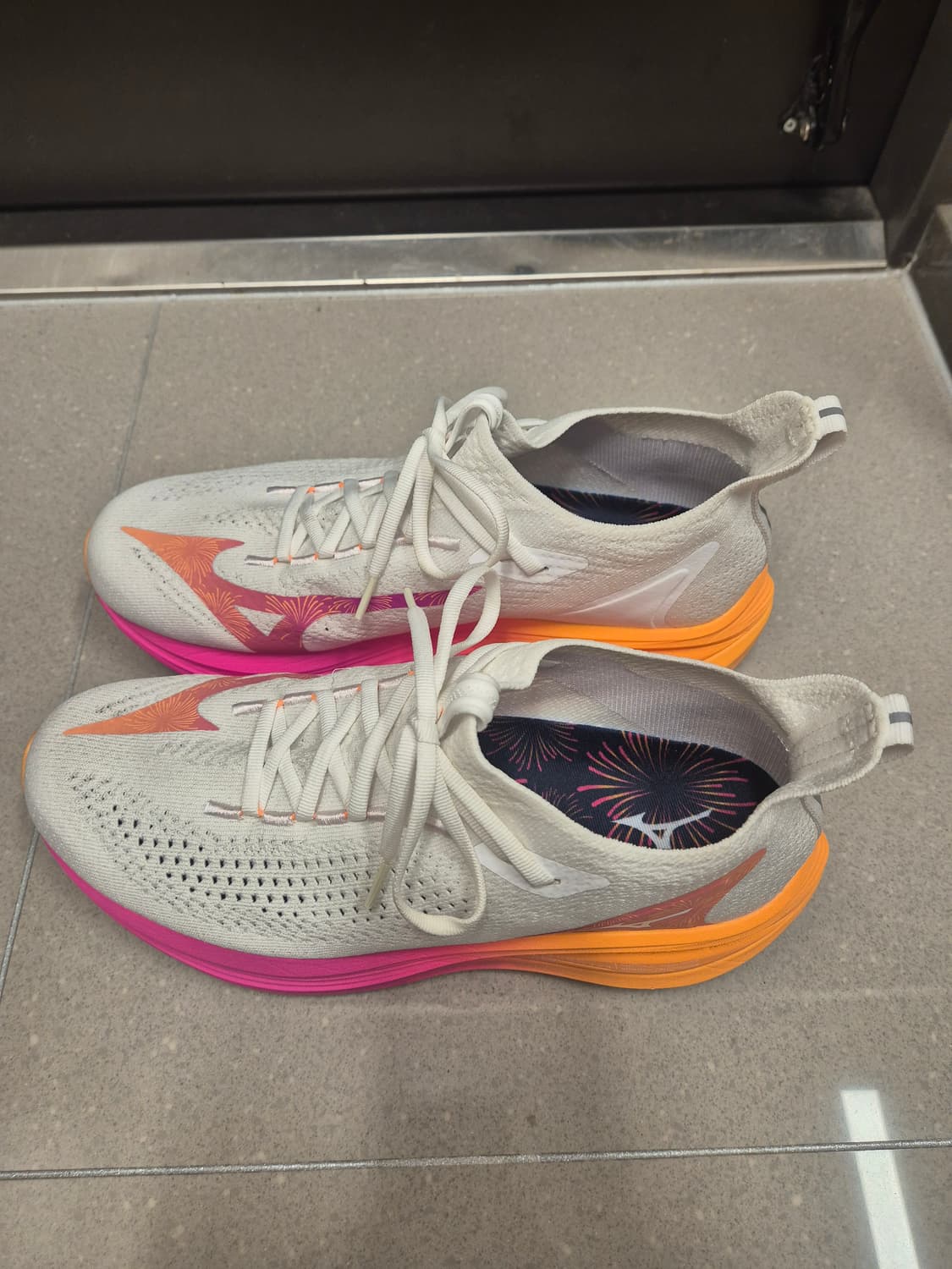 [285] 미즈노 네오 비스타2.화이트 핑크 상품이미지3