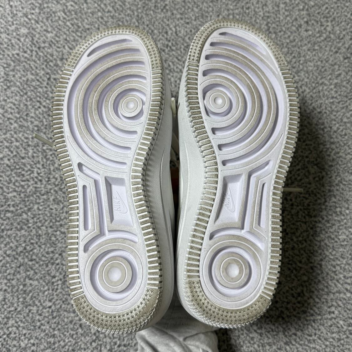 [정가 15만원] 나이키 에어포스1 플랫폼 화이트 225 상품이미지8