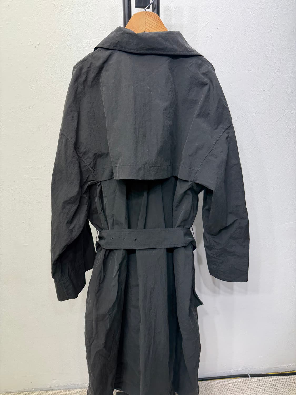 정품) JW앤더슨 유니클로 여성 바람막이 코트 XL 상품이미지5