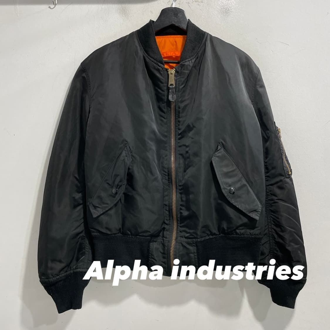알파인더스트리 리버시블 항공점퍼 상품이미지1