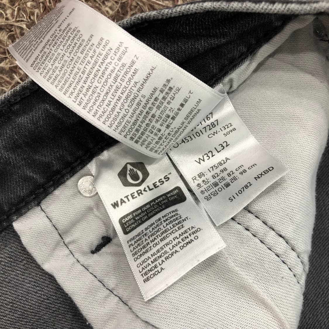 리바이스 502 블랙 워싱 데님 팬츠 상품이미지6