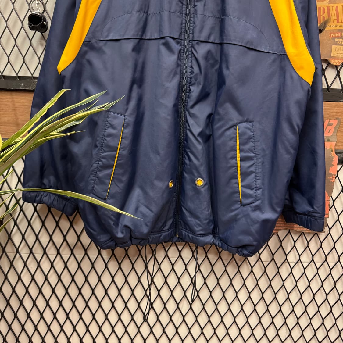 00s 나이키 올드스쿨 나일론 점퍼 옐로우 배색 라인 포인트 네이비 상품이미지4