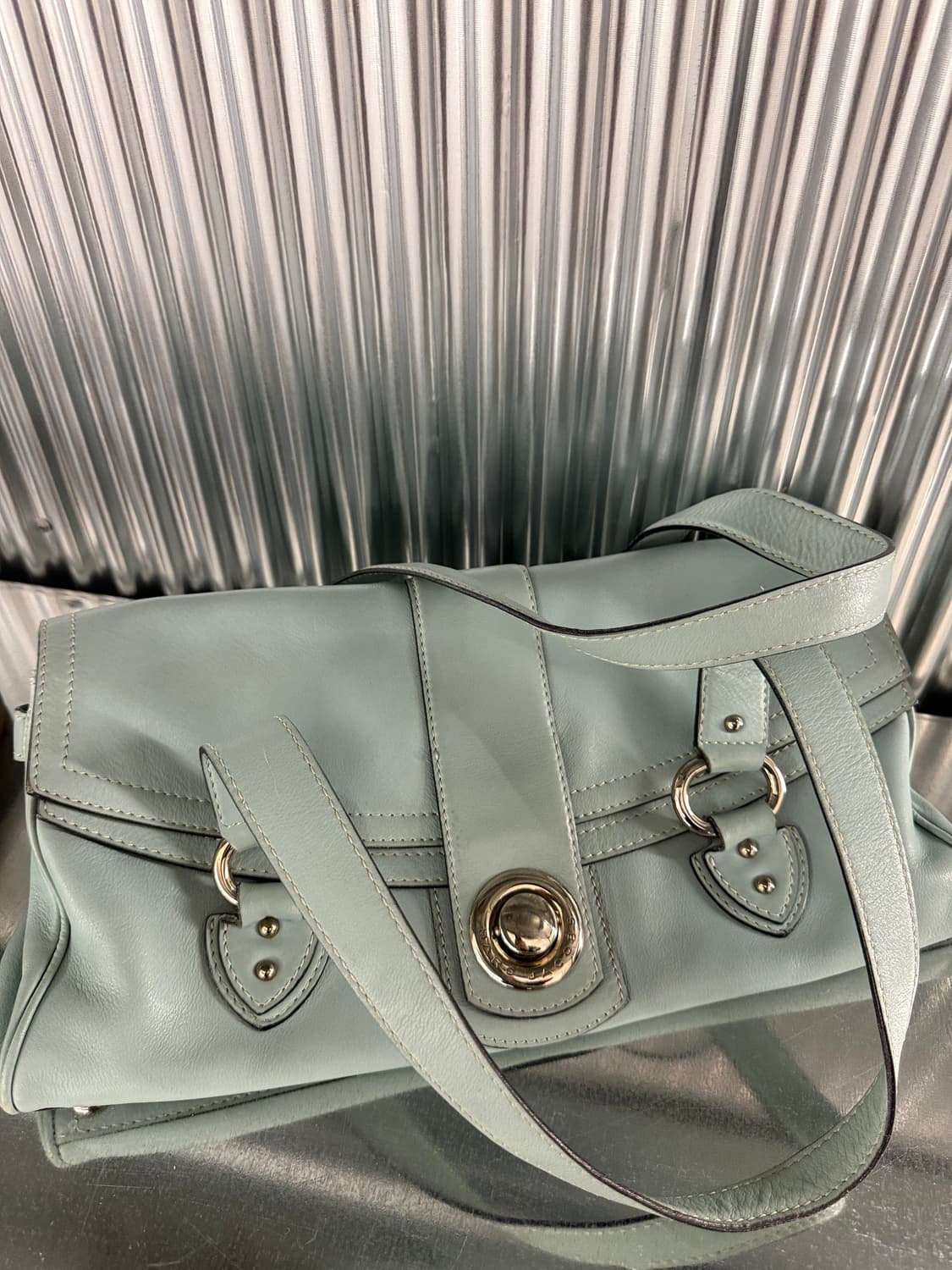 마크 제이콥스 정품 하늘색 숄더백 상품이미지5