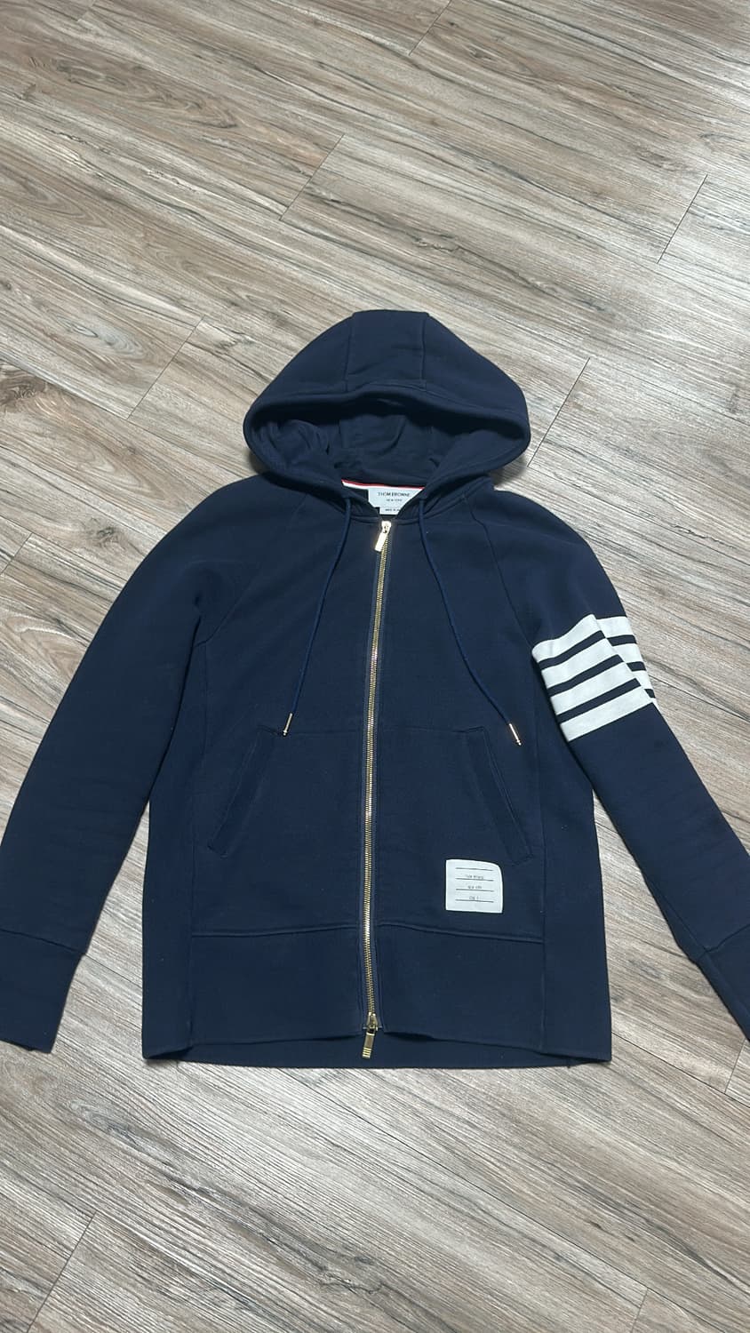 톰브라운 후드집업 상품이미지1