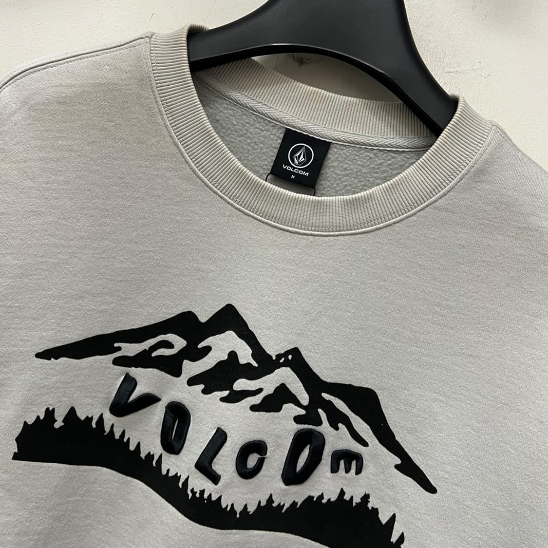 볼컴 오버핏 자수 로고 맨투맨 M 상품이미지3