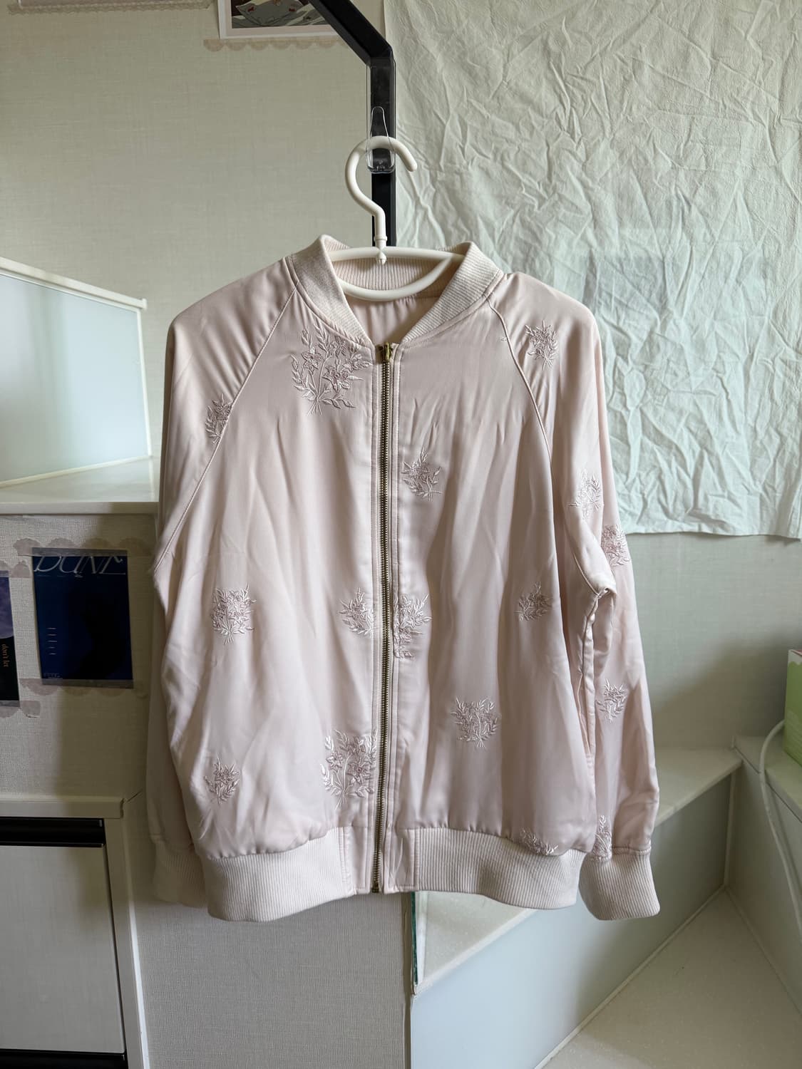 플라워 자수 봄버 자켓 상품이미지1