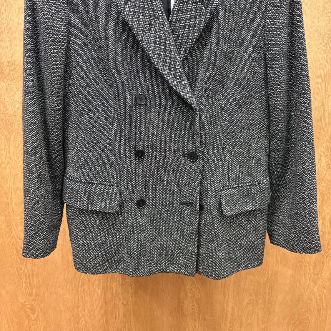 캘빈클라인 더블 브레스트 울 자켓 클래식 헤링본 패턴 디테일 차콜 상품이미지5