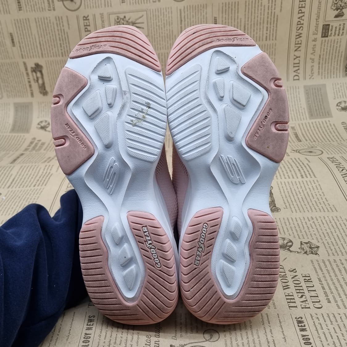 스케쳐스 딜라이트 4.0 슬립온 240 상품이미지3