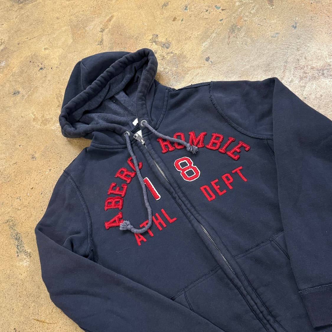 아베크롬비 네이비 차콜 레드 후드집업 상품이미지1